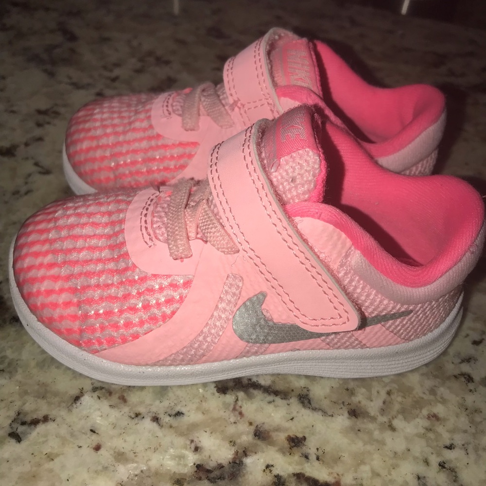 Nike Revolution 4 Toddler Girls' Sneakers